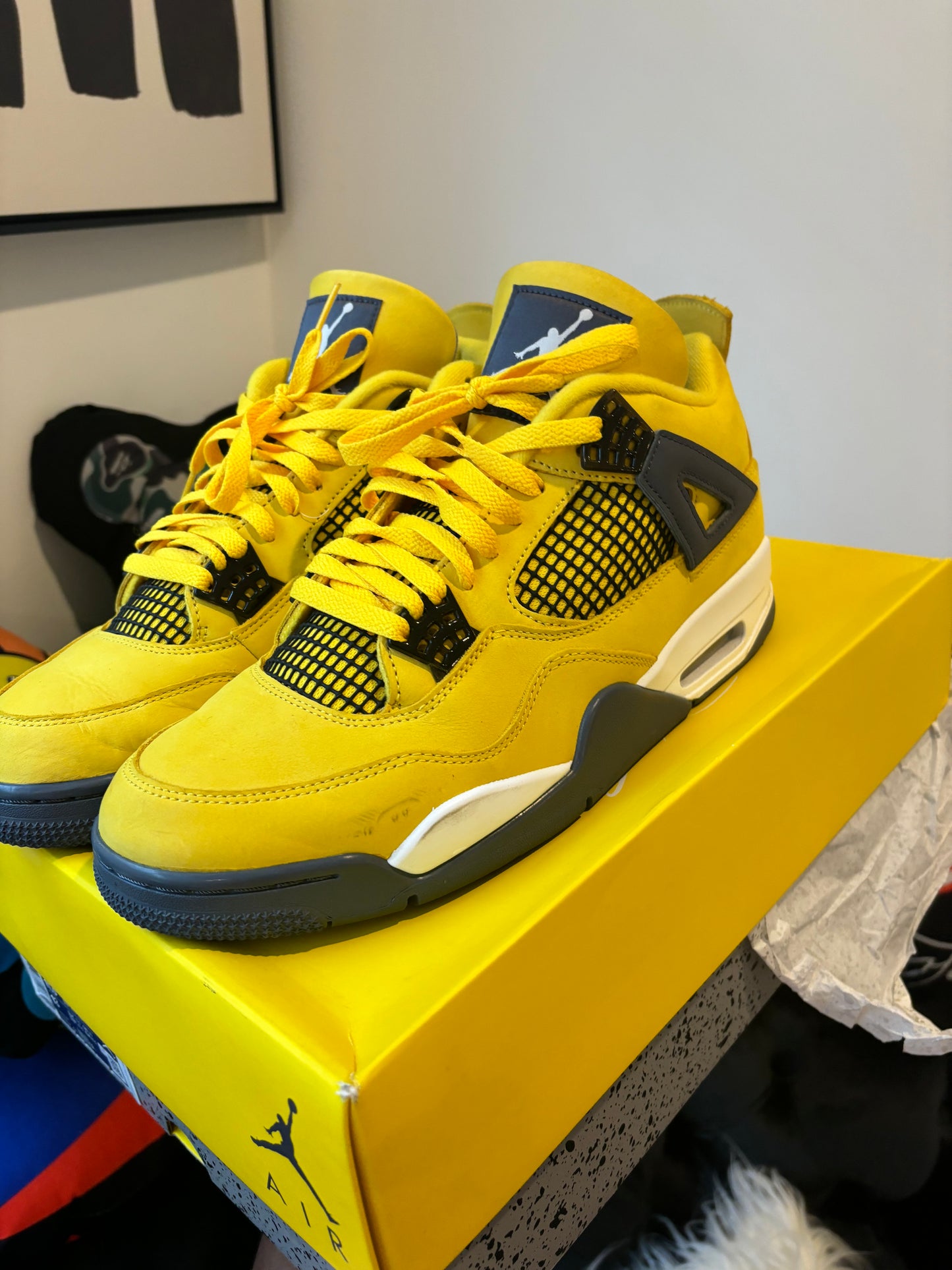 Jordan 4 Lightning