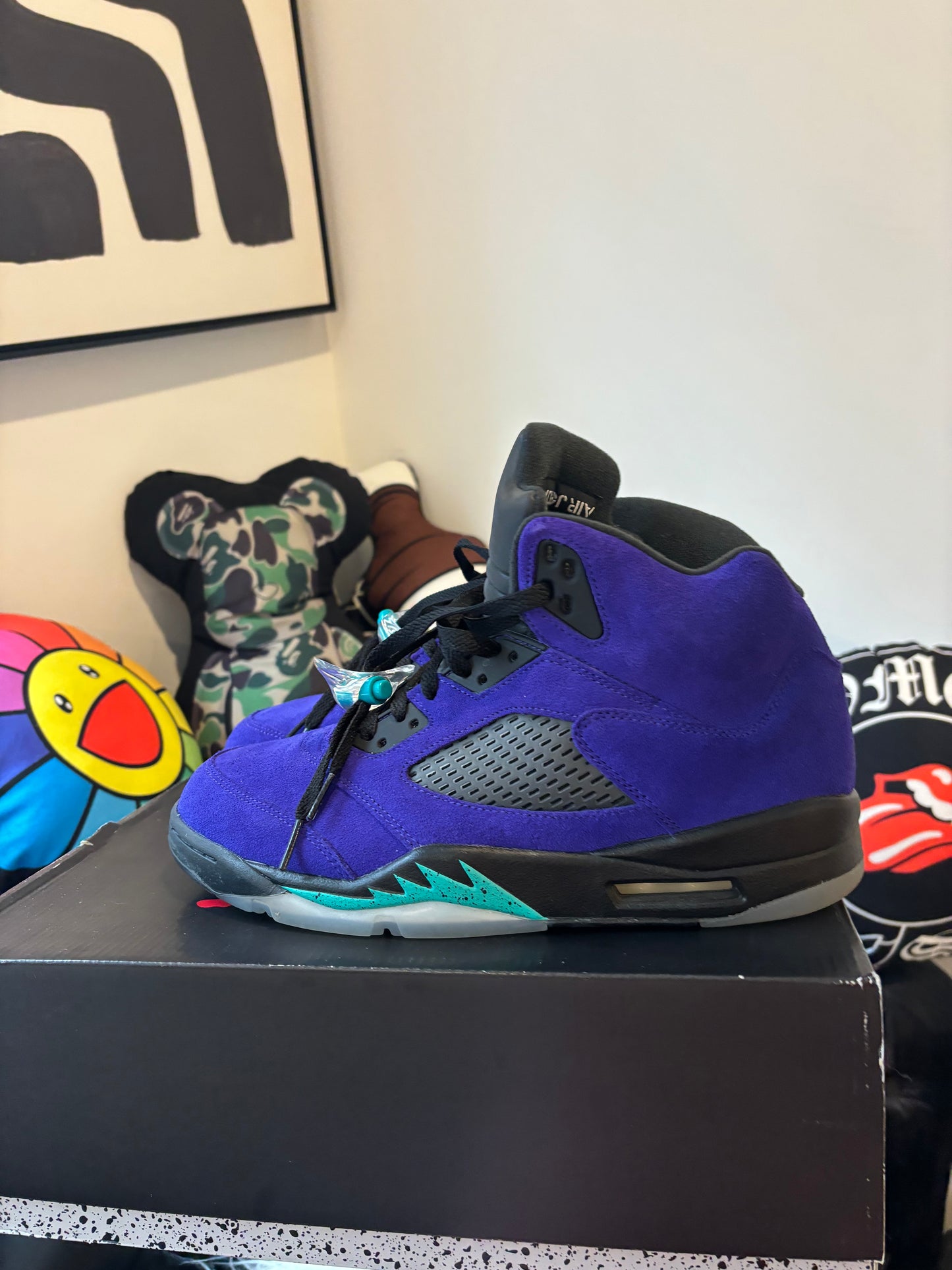 Jordan 5 Alternate grape